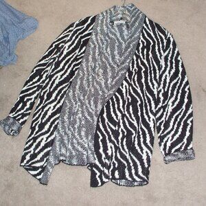 Divine Heart Women's Acrylic Black & White Sweater - Size 2XL